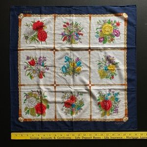 GUCCI  100% Cotton Womens Floral Panel Square Lightweight Scarf